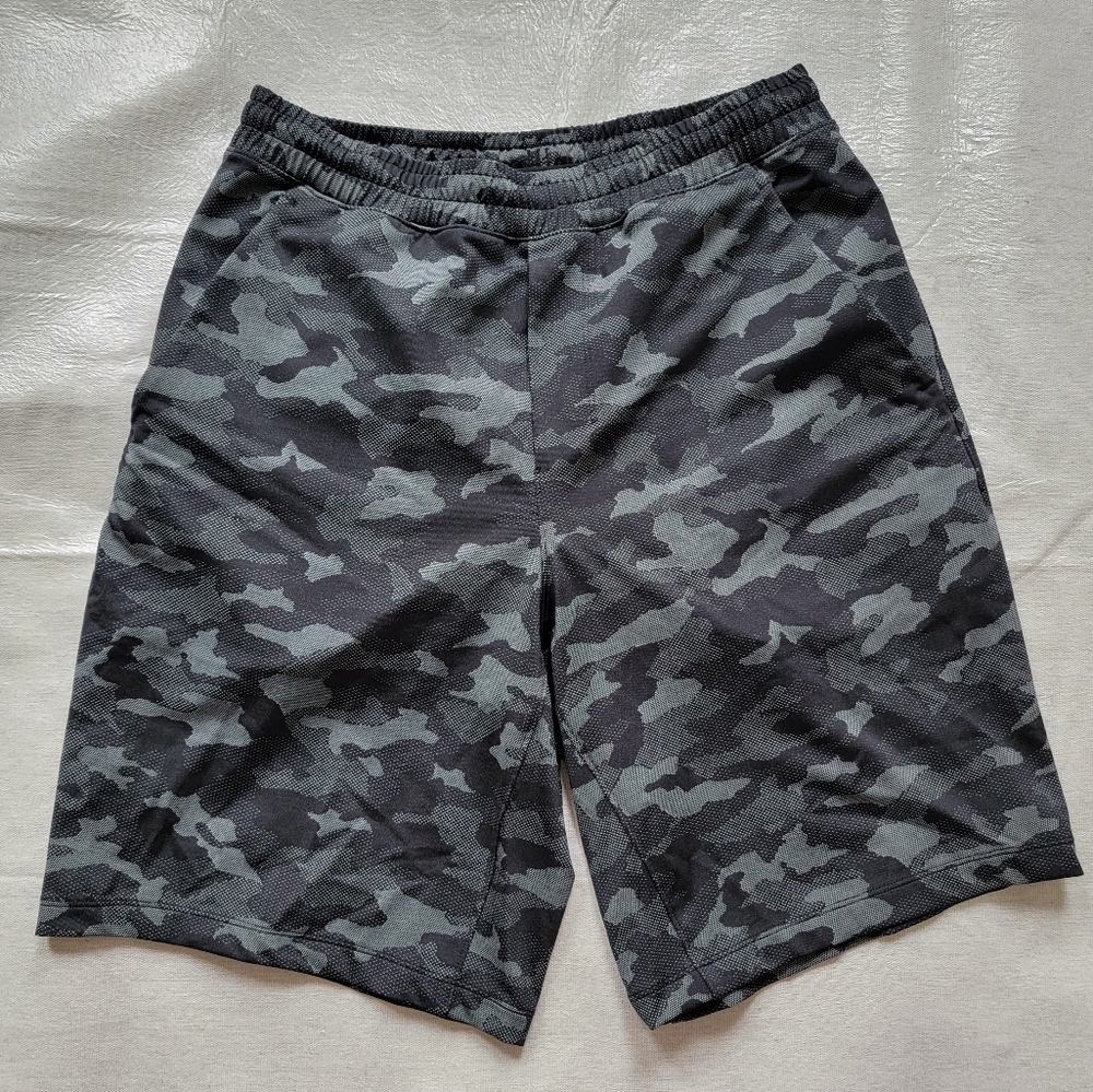 Lululemon Pace Breaker Lined Short camouflage size Small